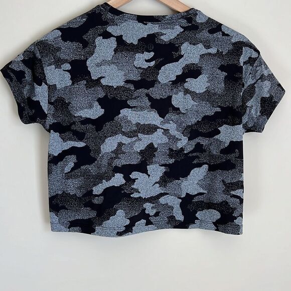 lululemon athletica Black and Gray Camouflage Crop Top - Picture 5 of 10